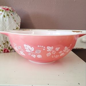 Pyrex Vtg Pink Gooseberry Mixing Bowl